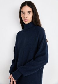 BOSS FELINDANE - Pulóverruha - navy