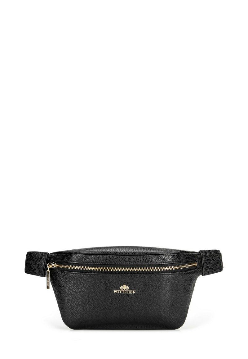 Borsa a vita in pelle nera con superficie texturizzata, zip in hardware dorato e dettaglio del logo sulla parte anteriore. Presenta una tracolla regolabile.