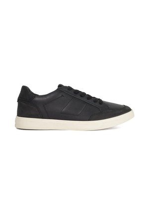 Trainers - black
