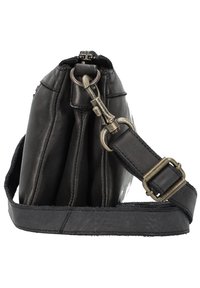 Borsa in pelle nera con design plissè, dotata di una chiusura in metallo argentato e di una tracolla robusta. Texture liscia con finitura opaca.