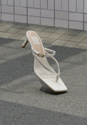 BIAGA - Zehentrenner - off white