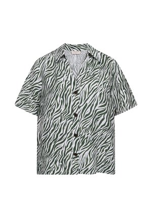 Kortärmelig overhemd met knopen, groene en witte zebrastripes en een klassieke kraag op een witte achtergrond.