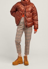 Stradivarius Kalhoty - stone