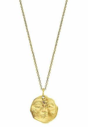 Goldfarbener Halskorb mit einem runden Anhänger, der ein geprägtes GesichtsdDesign und Sternelemente aufweist, aufgehängt an einer Gliederkette.