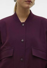 Vero Moda AMALA SHORT - Blouson Bomber - winetasting