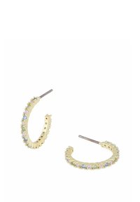 Guldörhängen med pastellfärgade ädelstenar i blått, grönt, rosa och gult, med en texturerad, ribbad design.