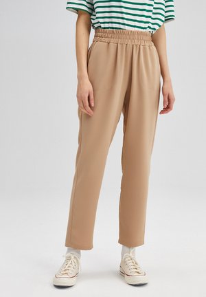 Touché Privé ELASTIC WAISTED - Trousers - beige