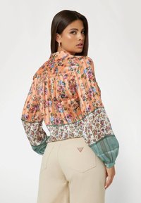 Guess Skjortebluser - blumenmuster orange