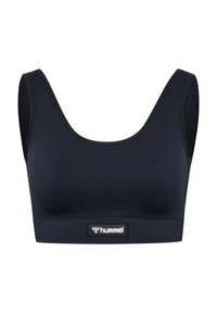 Zwarte sportbh met een ronde hals, geribbelde textuur en een gebrandmerkte elastische band aan de onderkant. Heeft brede banden voor ondersteuning.