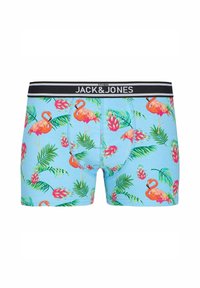 Męskie bokserki z jasnoniebieskiego materiału z wzorem flamingów i tropikalnych roślin. Czarne elastyczne paski w talii z logo 'JACK & JONES'.
