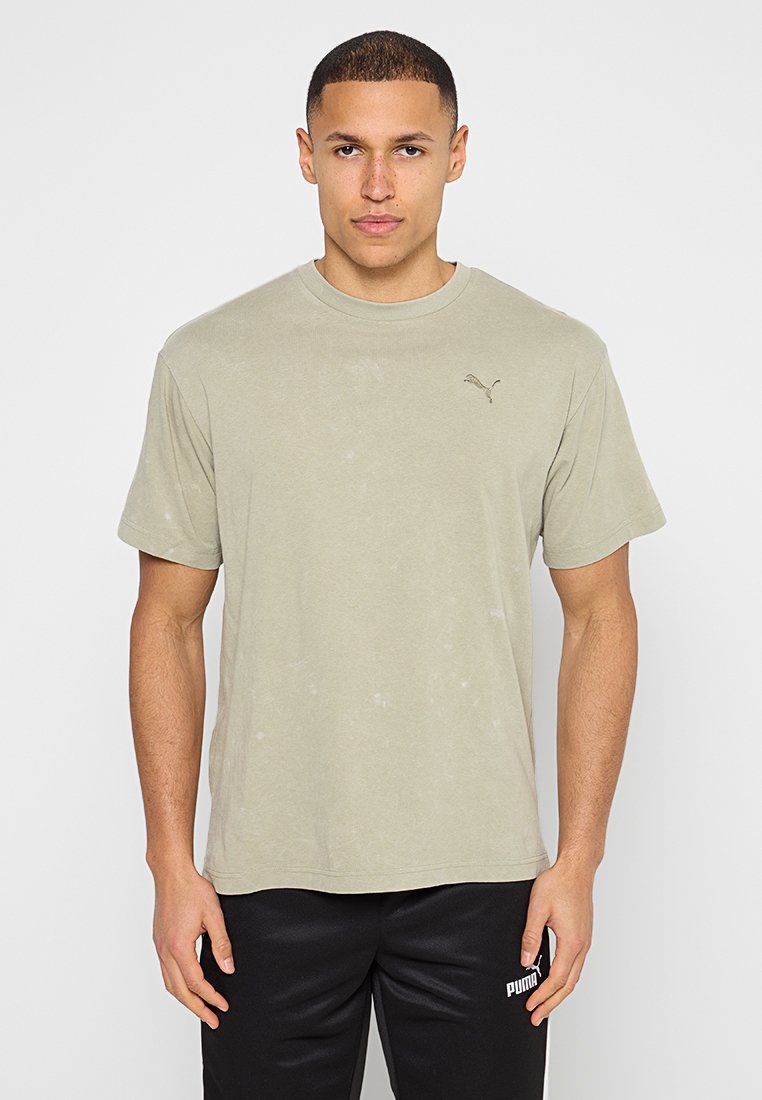 RELAXED FIT
