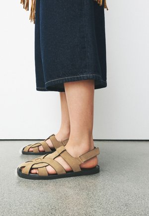 Next, Sandales - tan brown