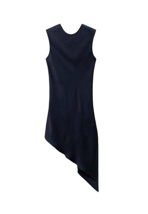 Abito asimmetrico blu navy con scollo a barca, design senza maniche, tessuto fluido e un orlo che scende più lungo su un lato.