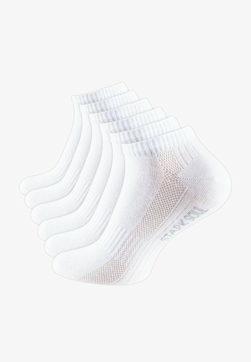 Weiße Knöchelsocken aus weichem Stoff, mit gerippten Bündchen und atmungsaktiven Mesh-Bereichen. Sechs Paare sind ausgelegt.