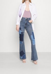 BDG Urban Outfitters Flared-farkut - blue denim