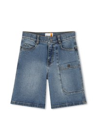 Shorts en denim de couleur bleu clair avec une finition délavée, cinq poches et des détails de couture subtils. Ils disposent d'une fermeture à bouton et de passants de ceinture.