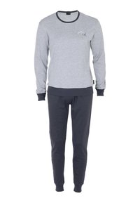 Felpa grigia a maniche lunghe con rifiniture blu navy, decorata con un ricamo di montagna e alberi. Abbinata a pantaloni jogger blu navy con polsini a coste.