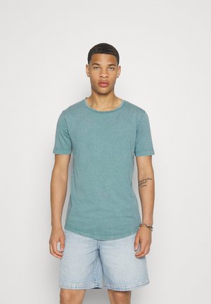 SHAPED TEE - Pamata T-krekls - eden