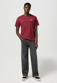 Wrangler GRAPHIC - T-shirts print - ruby_wine