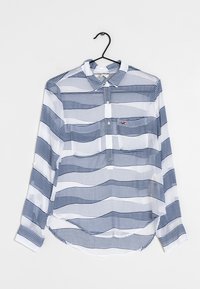 Camicia a maniche lunghe con bottoni, caratterizzata da righe orizzontali blu navy e bianche, realizzata in tessuto leggero, con tasca e dettaglio del logo.