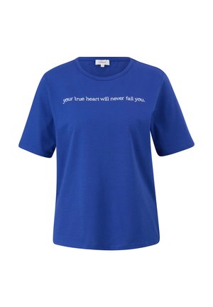T-shirt bleu en coton avec un col rond et des manches courtes, portant un texte blanc qui dit : "ton vrai cœur ne te trompera jamais."