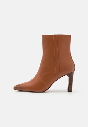 LEATHER - Stiefelette - cognac