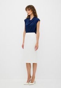 adL WITH BACK ZIPPER - Pouzdrová sukně - beige