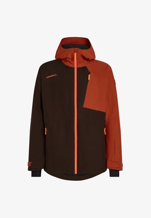 Chaqueta aislante marrón y naranja con capucha, bolsillo en el pecho con cremallera, paneles de tela en contraste y puños ajustables.