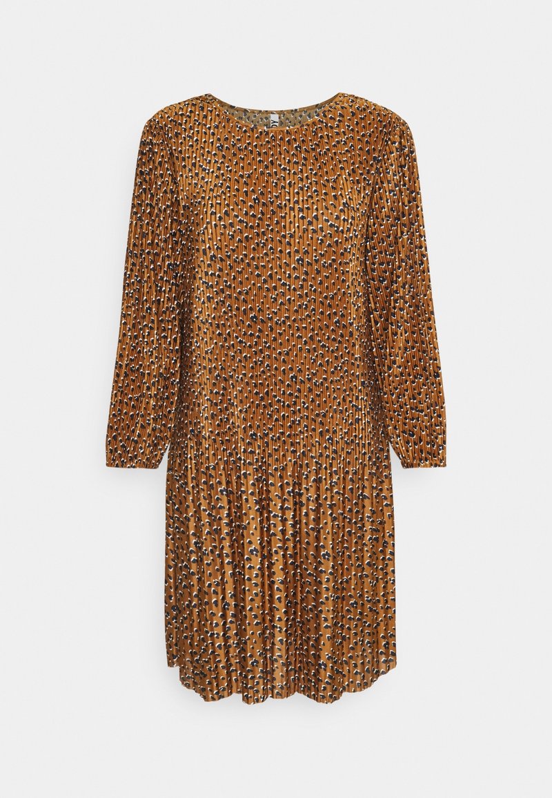 Robe brune à motifs avec des manches longues, un col rond et un design plissé, dotée d'accents noirs et blancs dans un tissu texturé.