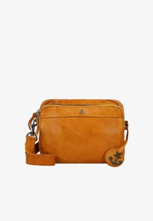 Geel leren schoudertas met een rits bovenkant, verstelbare schouderband en een ronde hanger met een ankerembleem.