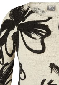 Strickpullover mit einem cremefarbenen Hintergrund und großen schwarzen Blumenmustern, rundem Halsauschnitt und langen Ärmeln aus strukturiertem Stoff.