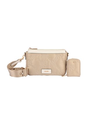 Beige crossbody taske med justerbar rem og matchende lille lynlåslomme, begge med diskret blomsterbroderi og gulddetaljer.