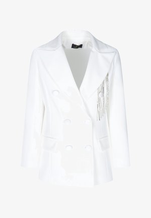 Blazer bianco doppiopetto realizzato in tessuto liscio, con colletto a scialle, due tasche frontali e dettagli in frange argentate su un lato.