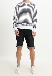 INDICODE JEANS Short en jean - black denim