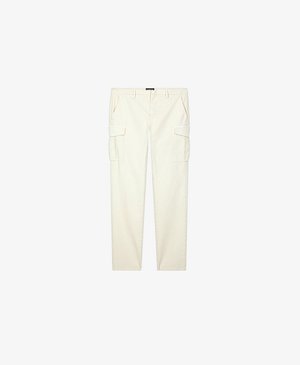 Pantaloni cargo in cotone color crema con gambe dritte, numerose tasche laterali e passanti per cintura. Tessuto liscio, design casual, senza motivi visibili.