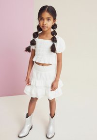 Next SET REGULAR FIT - A-linjainen hame - white