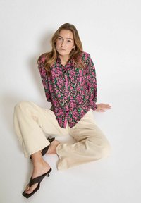 Desires OTHILDE - Blusa - lush meadow green stripe