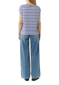 comma casual identity - T-shirt z nadrukiem