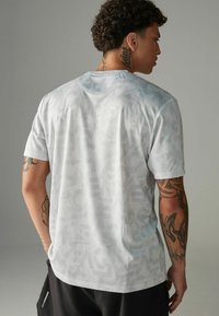 Next ACTIVE TIE DYE - T-shirts print - grey ecru
