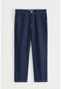 Pantalon en denim bleu foncé avec une coupe droite, présentant des poches avant, des accents de couture blanche et une fermeture à bouton à la taille.