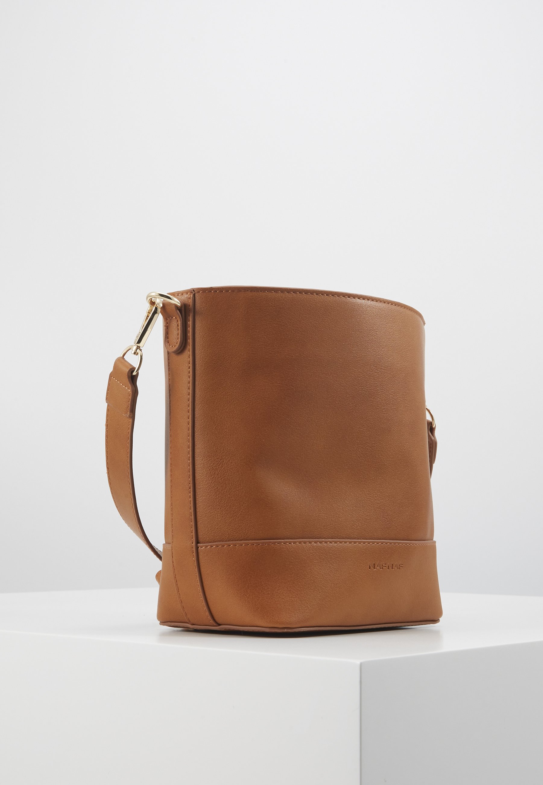 NAF NAF RBOWLY Håndveske camel Zalando.no NAF NAF Håndveske camel Zalando.no