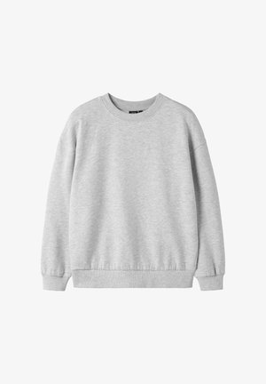 Lysegrå langærmet crewneck sweatshirt med ribkant ved ærmer og kant, vist på en hvid baggrund.
