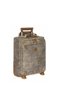 Valise à roulettes avec un extérieur en tissu texturé gris-brun, accents beiges, compartiments à double zip et une poignée rétractable pour un transport facile.