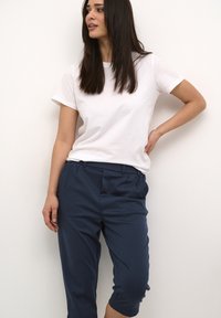 Thumbnail Image 4