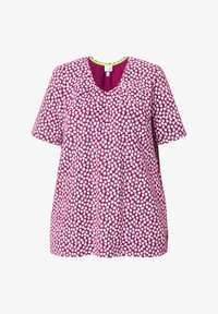 Niewybrane, magnolia red