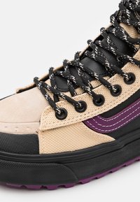 Vans Vysoké tenisky - beige