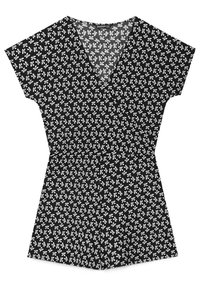 Sort kjole med korte ærmer, prydet med et hvidt blomstermønster. V-hals design, tætsiddende talje, svajende nederdel og blød stoftekstur.