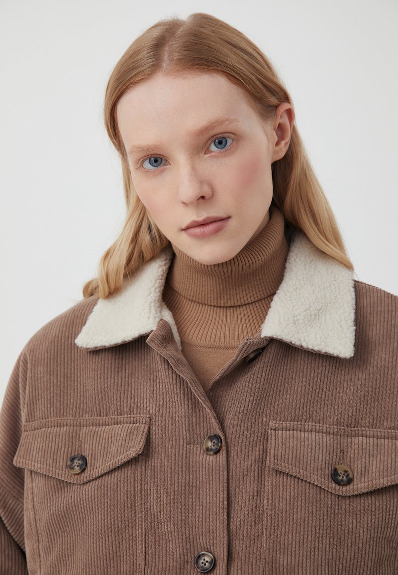 Damen Leichte Jacken | Finn Flare Winterjacke dark beige/beige - HY82191 Damen Leichte Jacken | Finn Flare Winterjacke dark beige/beige - HY82191