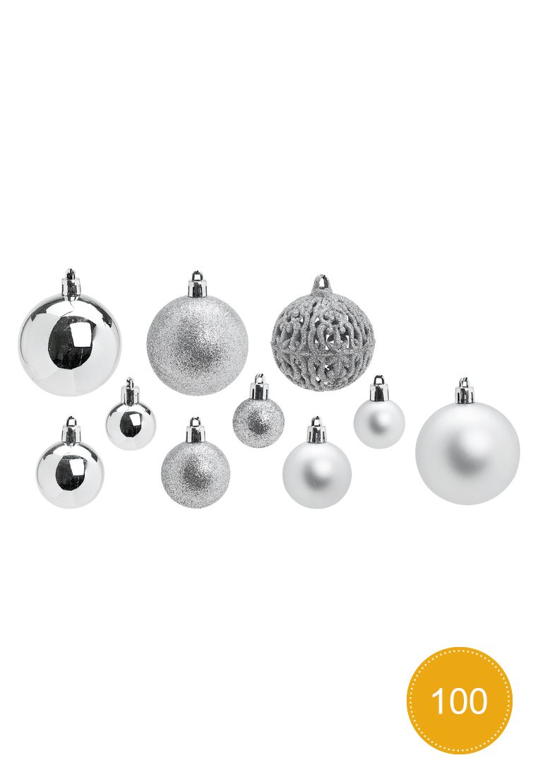 Set aus silbernen und weißen Weihnachtsornamenten in verschiedenen Größen. Enthält glänzende, matte, glitzernde und strukturierte Oberflächen.