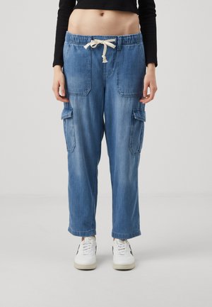 GAP EASY CARGO KIPLING - Džíny Relaxed Fit - medium indigo